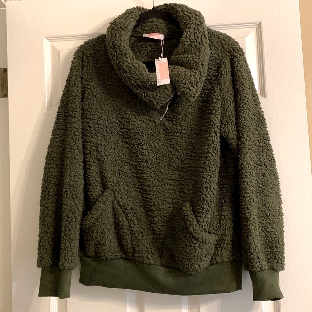 NWT Cozy Sherpa Pullover Top